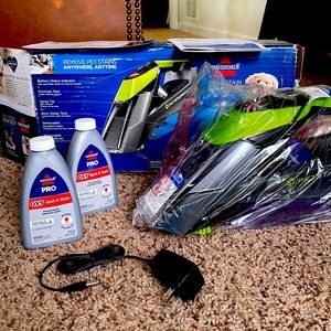 NWT Cordless Bissell Pet Stain Eraser Handheld Vacuum